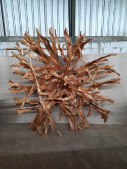 SLNKO - plastika z koreňa teaku 200 x 200 cm